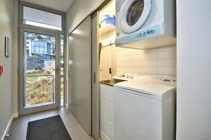 Luxury Lakeview 2 Bedroom Apartment Queenstown Buitenkant foto