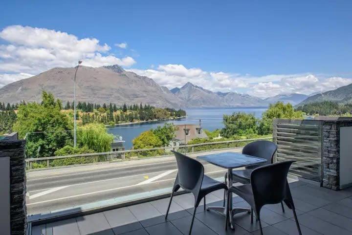 Luxury Lakeview 2 Bedroom Apartment Queenstown Buitenkant foto